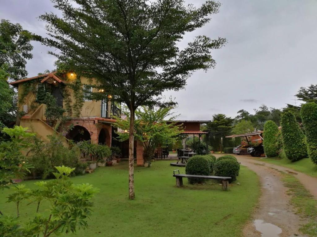 Villa Tuscany Country Resort Suan Phueng Exterior photo