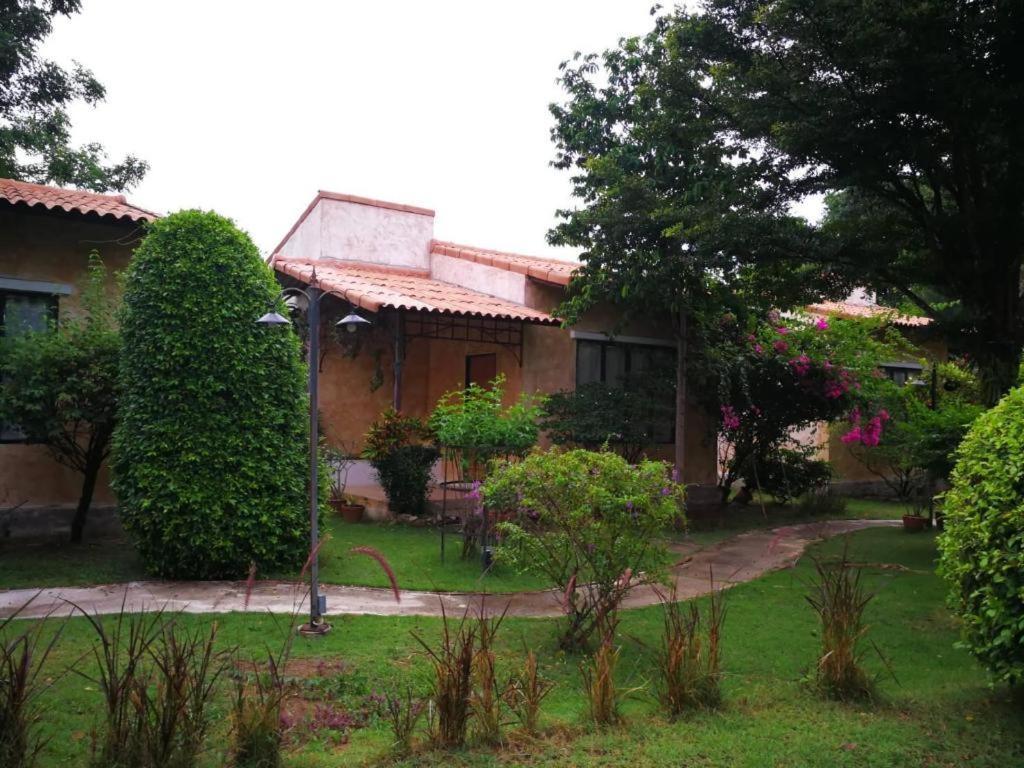 Villa Tuscany Country Resort Suan Phueng Exterior photo