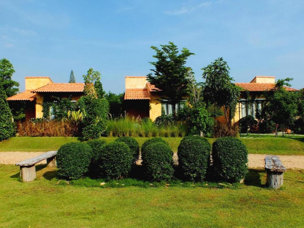 Villa Tuscany Country Resort Suan Phueng Exterior photo