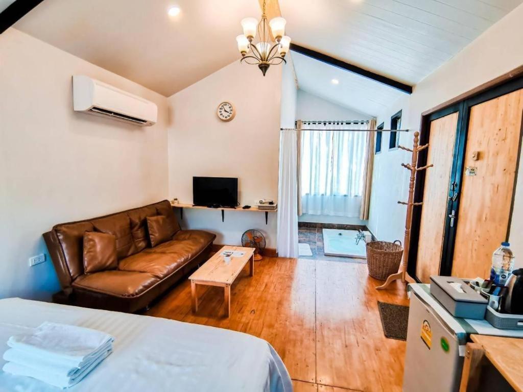 Villa Tuscany Country Resort Suan Phueng Exterior photo