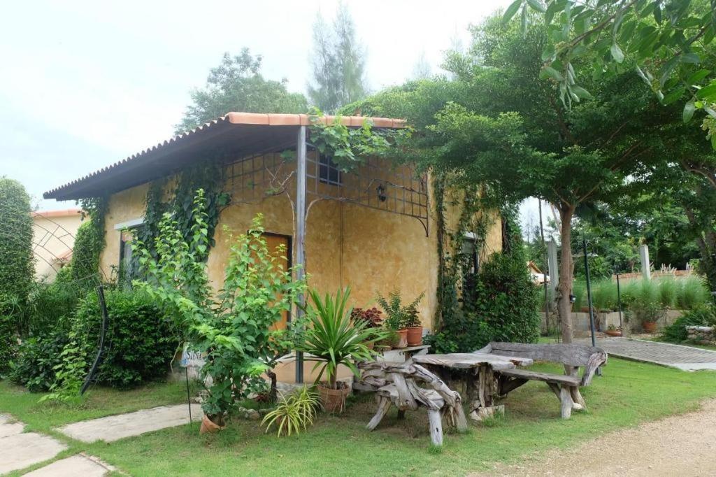 Villa Tuscany Country Resort Suan Phueng Exterior photo